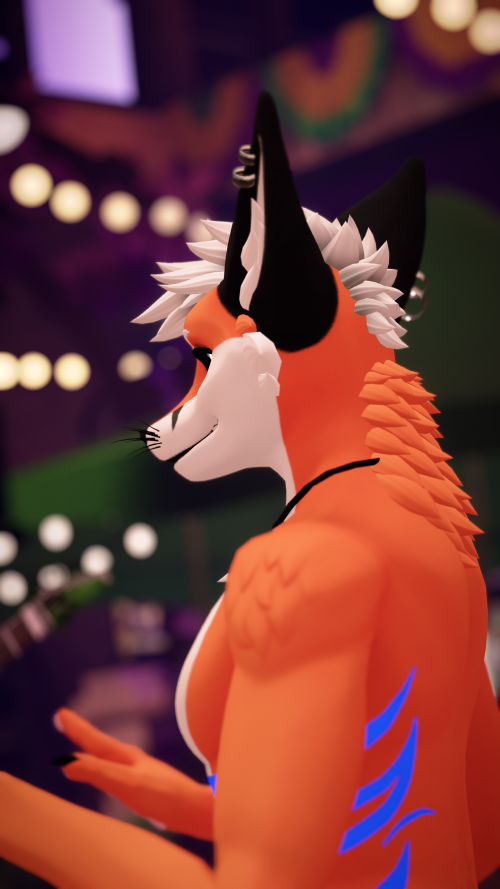 VRChat_2025-03-28_21-23-15.651_2160x3840.png