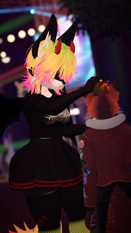 VRChat_2025-03-28_23-09-07.816_2160x3840.png