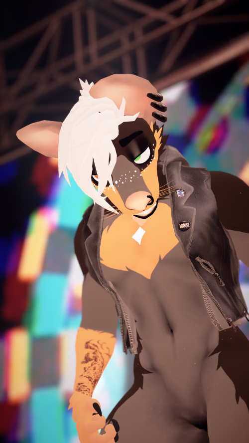 VRChat_2025-03-28_23-38-59.374_2160x3840.png