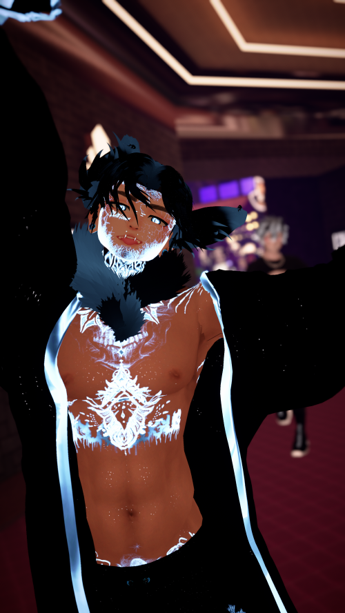 VRChat_2025-03-28_23-45-41.046_2160x3840.png