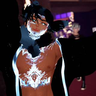 VRChat_2025-03-28_23-45-41.046_2160x3840