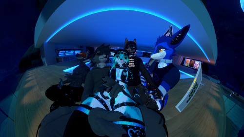 VRChat_2025-03-28_22-36-44.052_3840x2160.png