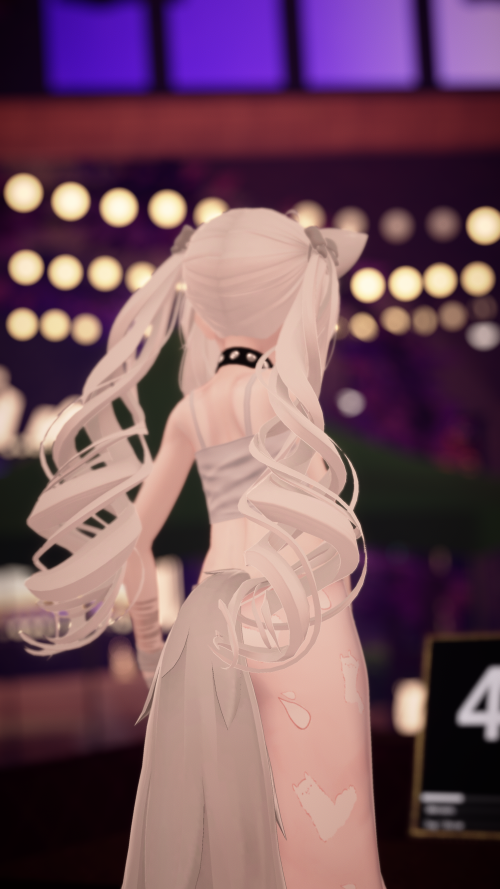 VRChat_2025-03-29_02-47-21.128_2160x3840.png