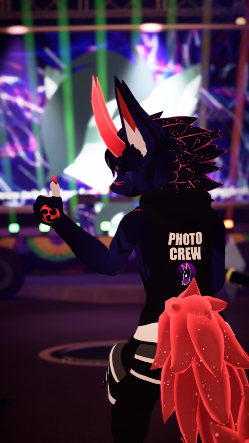 VRChat_2025-03-30_02-56-30.395_2160x3840.png