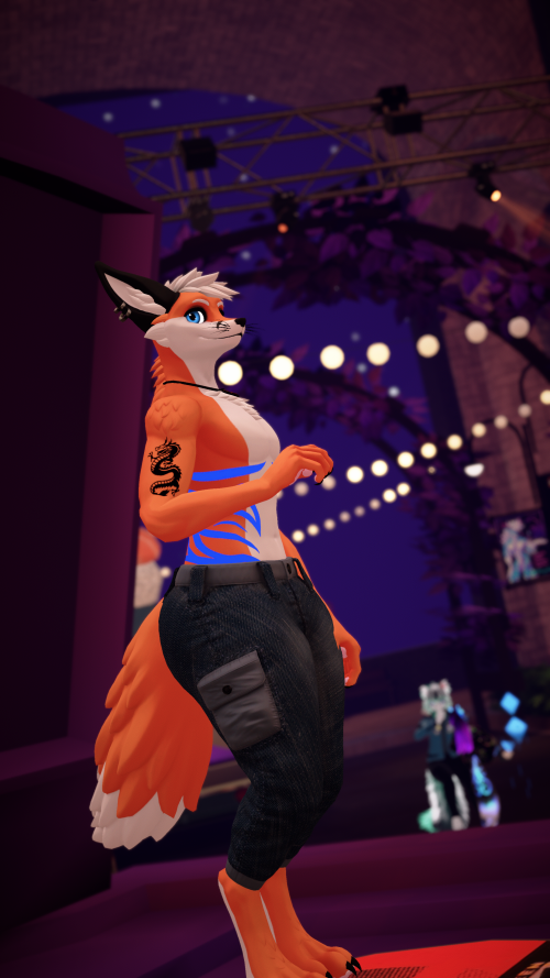 VRChat_2025-03-30_16-18-13.483_2160x3840.png