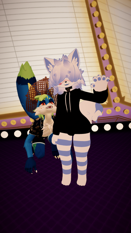 VRChat_2025-03-29_21-58-28.853_2160x3840.png