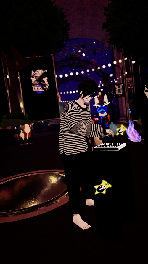 VRChat_2025-03-31_04-03-19.487_2160x3840.png