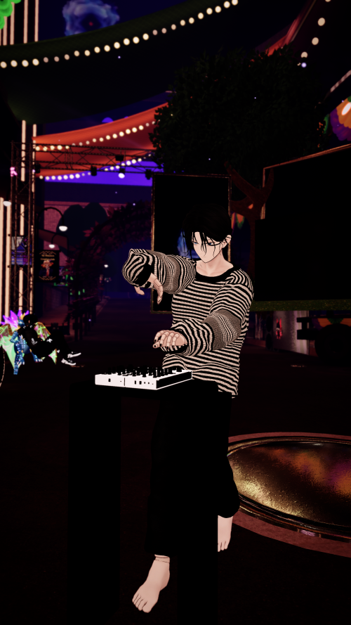 VRChat_2025-03-31_04-03-31.812_2160x3840.png