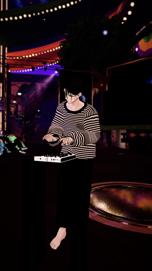 VRChat_2025-03-31_04-03-33.905_2160x3840.png