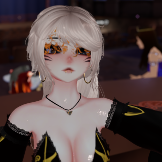 VRChat_2025-04-11_18-35-03.351_3840x2160