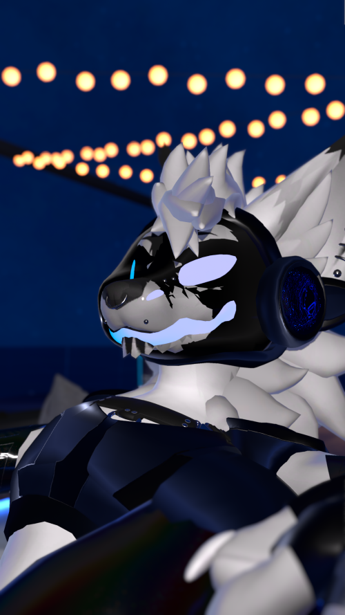 VRChat_2025-05-02_19-00-40.642_3840x2160.png