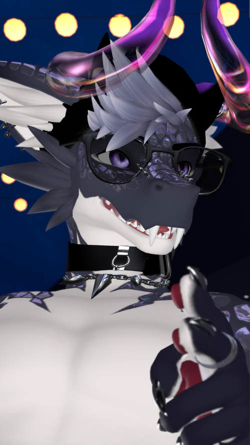 VRChat_2025-05-02_19-06-39.008_3840x2160.png
