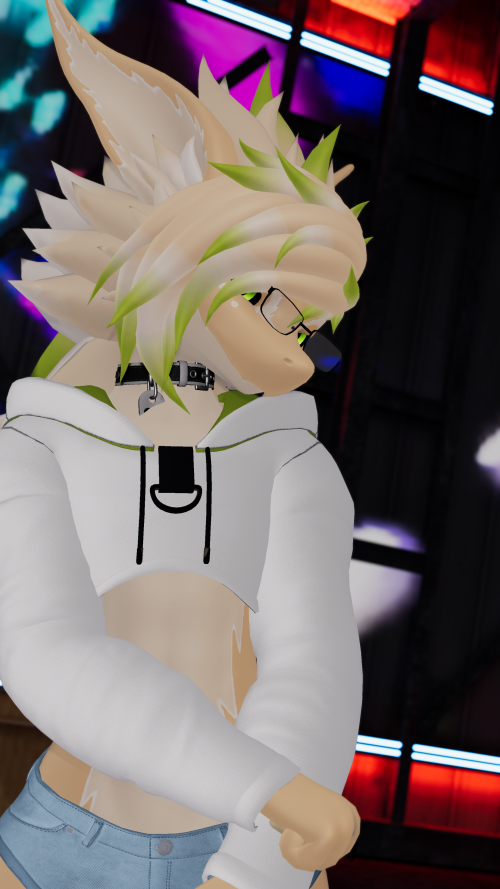VRChat_2025-05-02_19-43-23.797_3840x2160.png