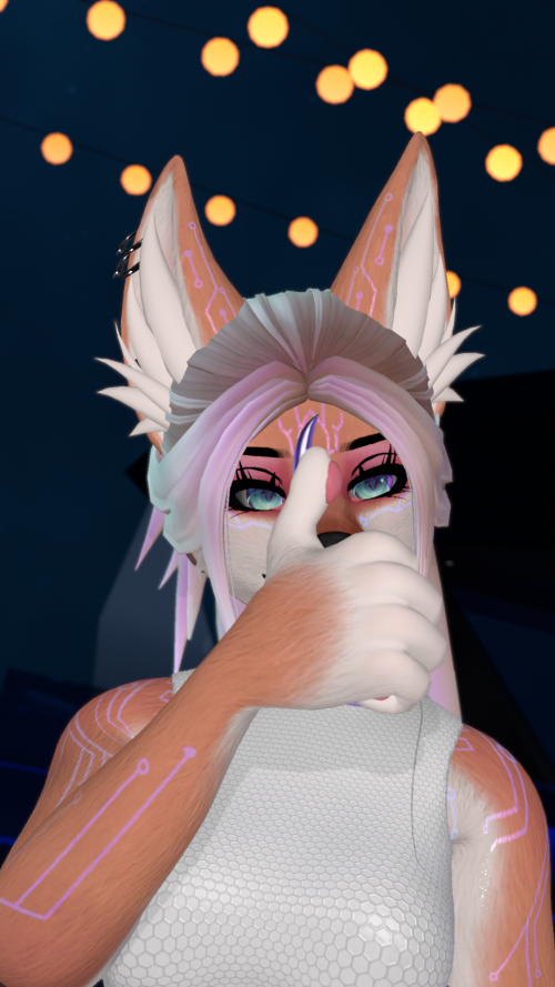VRChat_2025-05-12_22-22-41.117_1920x1080.png