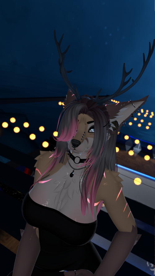 VRChat_2025-05-15_21-31-16.427_3840x2160.png