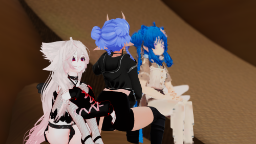 VRChat_2025-05-03_19-58-20.379_3840x2160.png