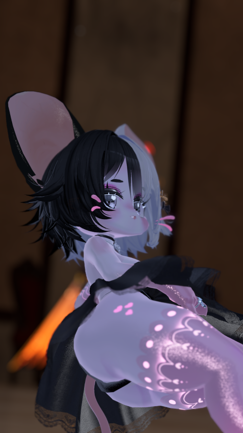 VRChat_2025-05-24_18-26-24.684_2160x3840.png