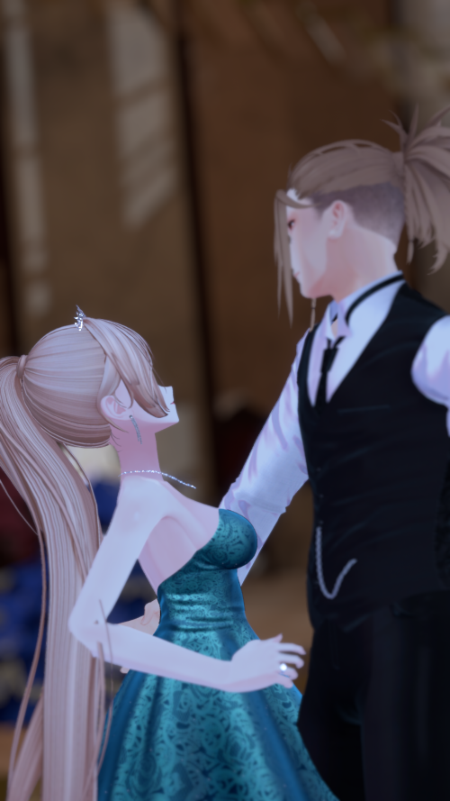 VRChat_2025-05-24_18-45-28.141_2160x3840.png
