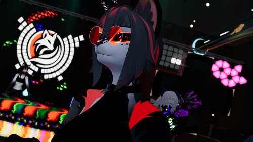 VRChat_2025-06-06_20-38-18.803_3840x2160.png
