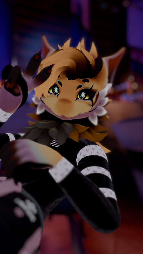 VRChat_2025-06-07_18-44-40.387_2160x3840.png
