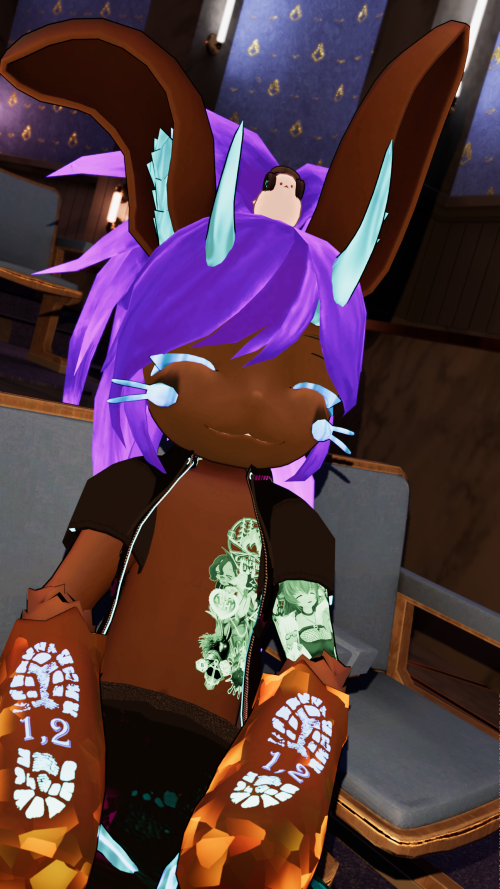 VRChat_2025-06-14_19-40-14.552_2160x3840.png