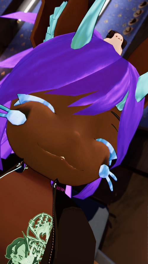 VRChat_2025-06-14_19-40-16.958_2160x3840.png