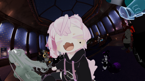 VRChat_2025-06-14_20-40-18.629_3840x2160.png