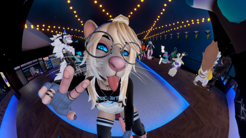 VRChat_2025-07-02_02-43-14.031_3840x2160.png