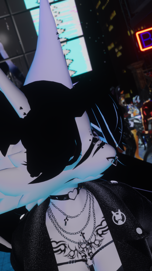 VRChat_2025-07-11_23-03-08.238_3840x2160.png
