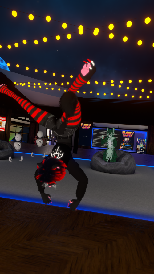 VRChat_2025-07-20_23-34-19.752_2160x3840.png
