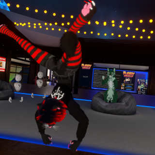 VRChat_2025-07-20_23-34-19.752_2160x3840