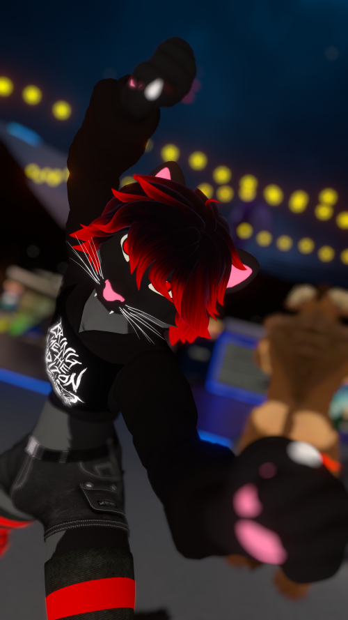 VRChat_2025-07-20_23-47-24.837_2160x3840.png