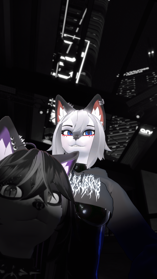 VRChat_2025-08-02_22-10-06.692_3840x2160.png
