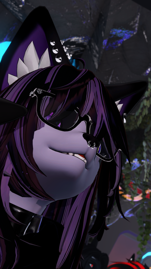 VRChat_2025-08-15_21-16-05.500_3840x2160.png
