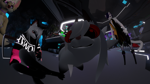 VRChat_2025-08-15_21-30-58.539_3840x2160.png