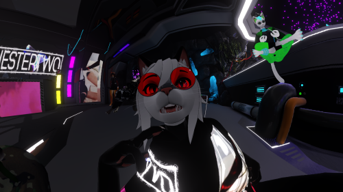 VRChat_2025-08-15_21-35-20.391_3840x2160.png