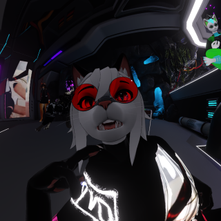 VRChat_2025-08-15_21-35-20.391_3840x2160