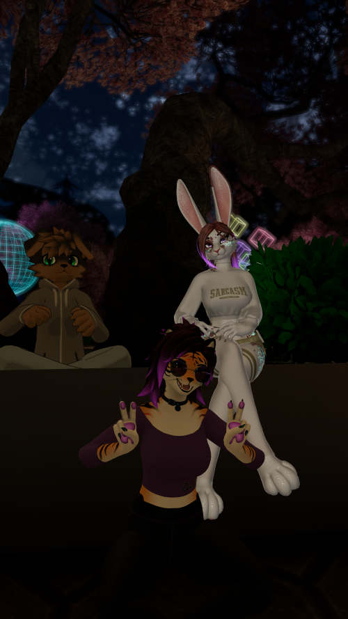VRChat_2025-08-16_16-38-54.832_2160x3840.png