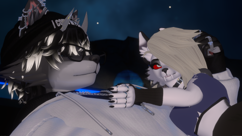 VRChat_2025-08-16_20-04-29.274_3840x2160.png