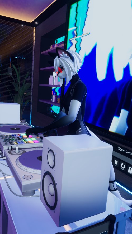 VRChat_2025-09-03_20-51-56.429_3840x2160.png