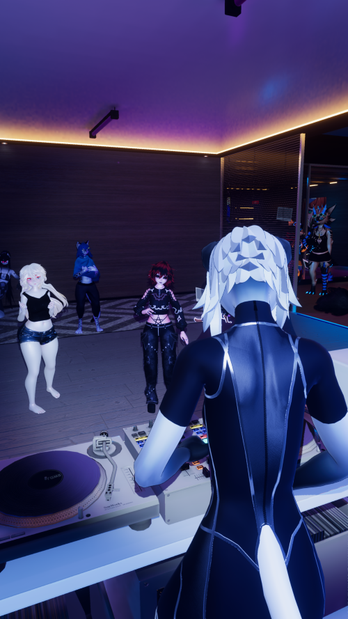 VRChat_2025-09-03_21-20-18.997_3840x2160.png