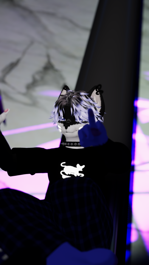 VRChat_2025-09-06_03-23-23.637_3840x2160.png