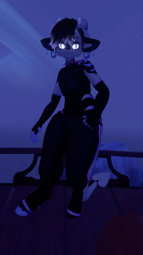 VRChat_2025-09-14_02-23-56.056_2160x3840_wrld_a4c1e2f5-df2c-4c10-aad3-76c933b52cb3.png