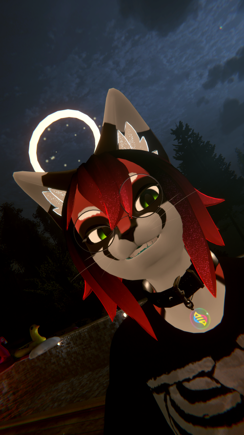 VRChat_2025-09-28_00-17-23.629_2160x3840.png