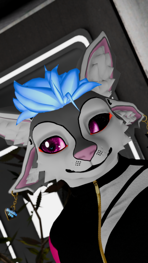VRChat_2025-10-11_19-11-36.456_2160x3840.png