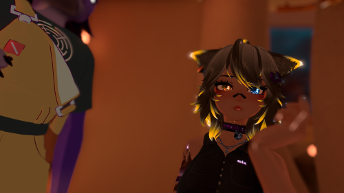 VRChat_2025-10-10_22-39-28.244_3840x2160_wrld_36117d86-d759-4b9c-962e-eb25c8caebdf.png