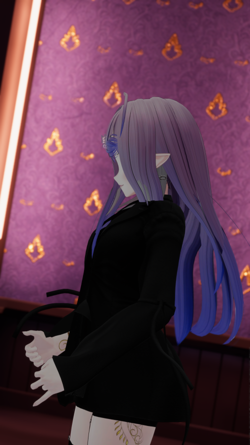 VRChat_2025-10-24_19-18-57.453_3840x2160.png