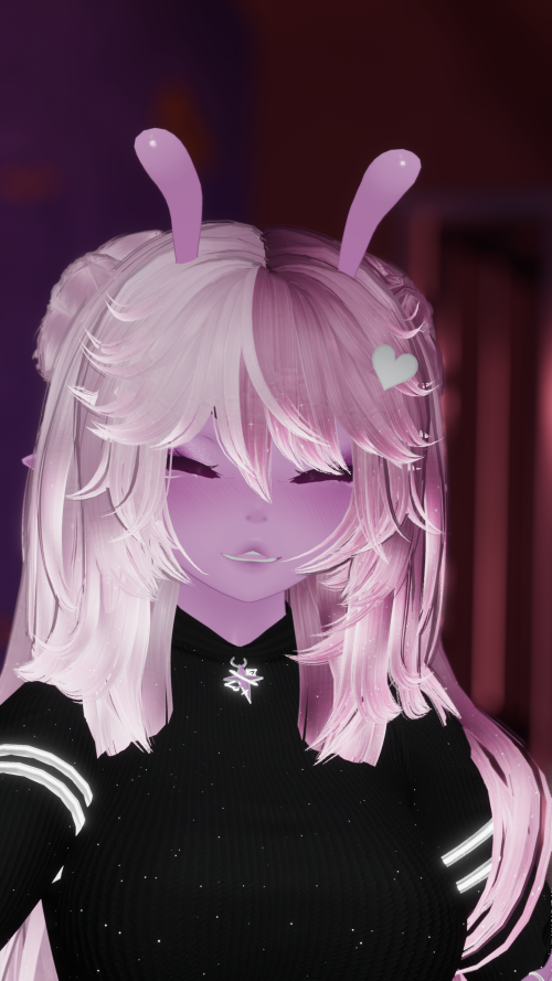 VRChat_2025-10-24_20-17-40.341_3840x2160.png