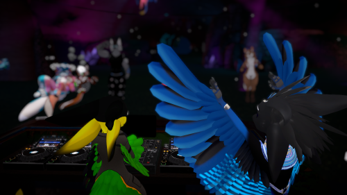 VRChat_2025-11-23_21-12-05.497_3840x2160_wrld_e5de9a56-fccd-4e79-bdfa-971a0afa5ef1.png