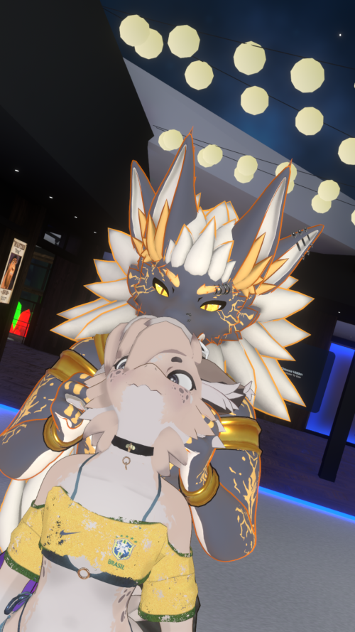 VRChat_2025-11-24_21-14-47.506_1920x1080.png